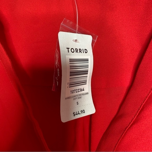 Torrid Red Long Sleeve Georgette 2 Pocket Pullover - Picture 4 of 4